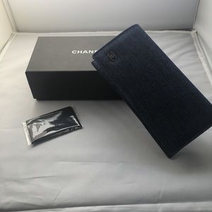 Brand new Limited Edition CHANEL sunglasses case.